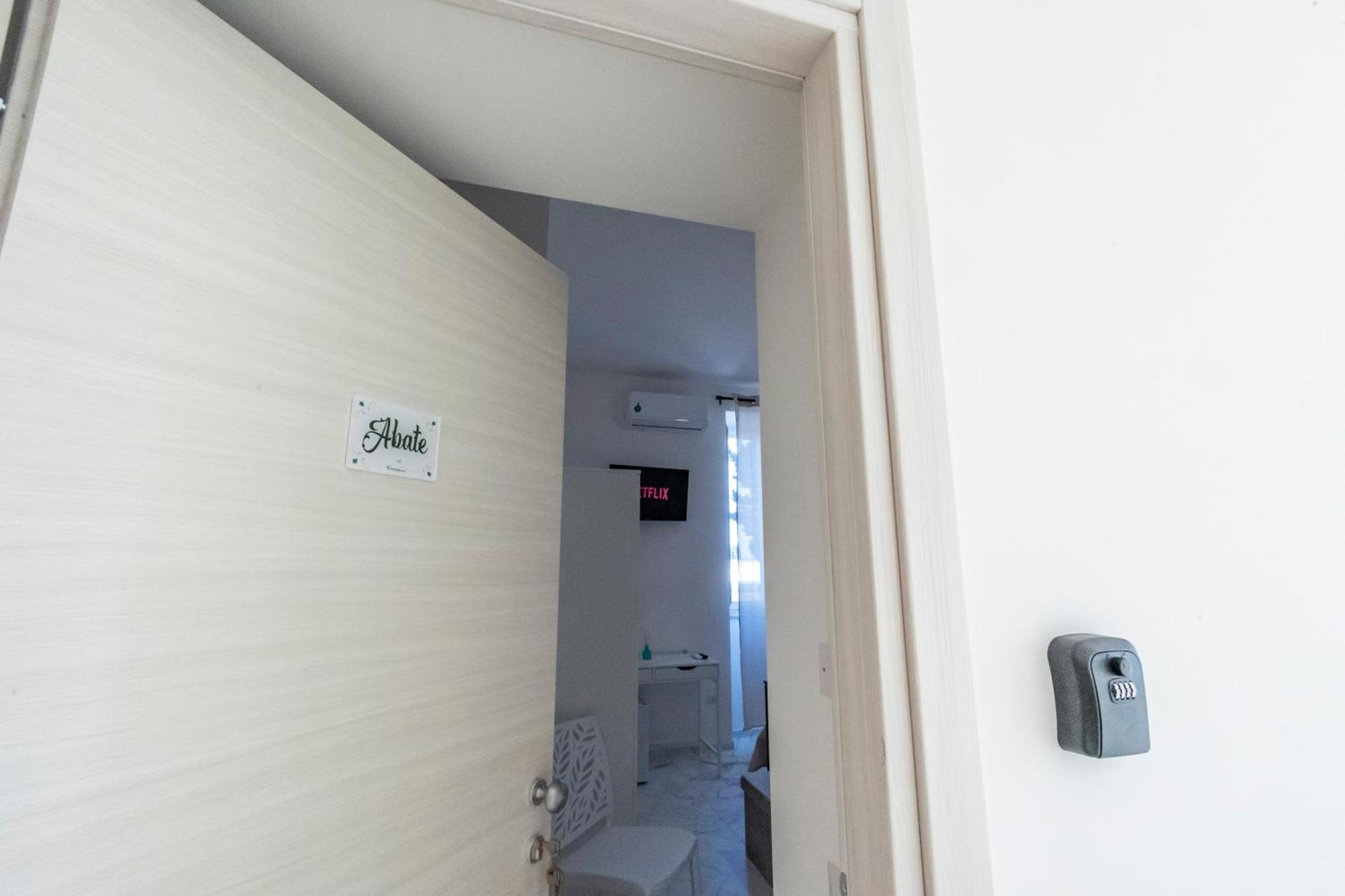 Cientopera Suite Rooms Pontecagnano Faiano Buitenkant foto