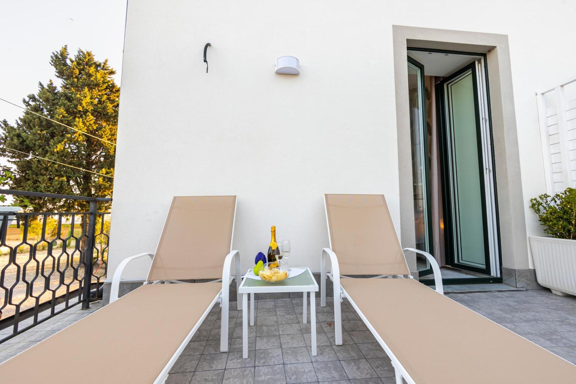 Cientopera Suite Rooms Pontecagnano Faiano Buitenkant foto